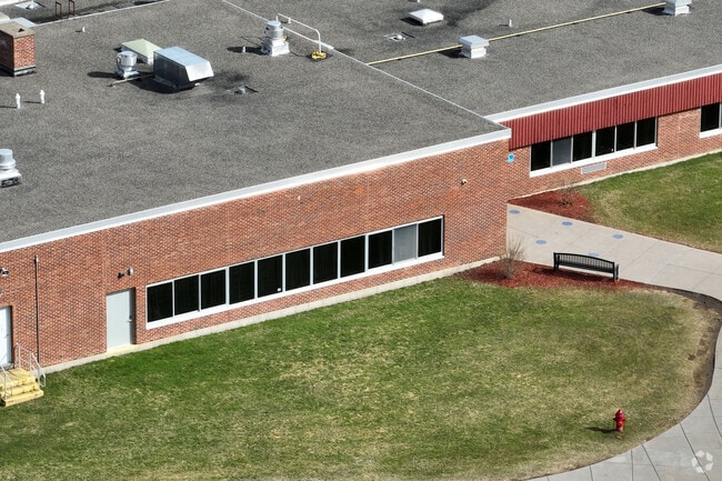 Greater Plains Elementary School has roughly 284 students and a 11 to 1 ratio of students to teachers.