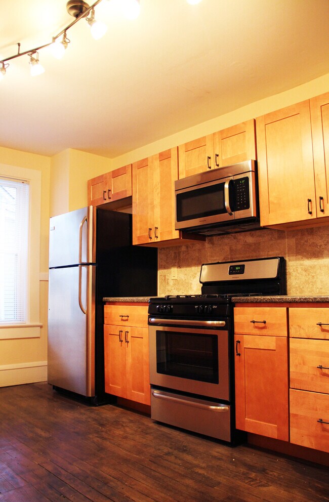 23 West Ln unit A, Winooski, VT 05404 - photo 4