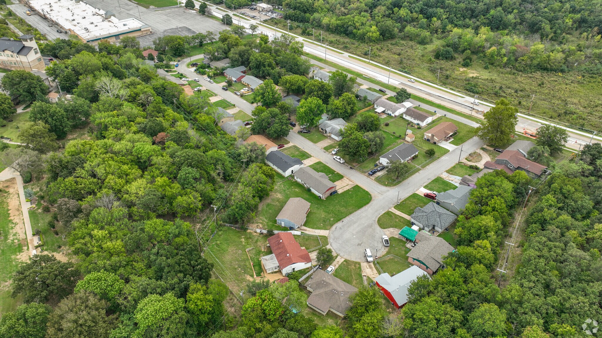 Large lots and diverse architecture are a consistent feature of the Walt Whitman Neighborhood.