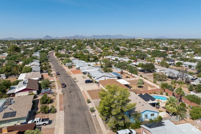 Poets Square is a family-oriented neighborhood that features mid-century homes and sidewalks.