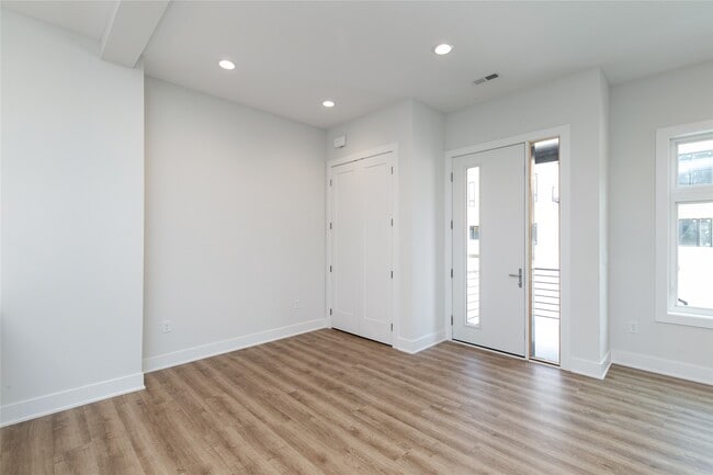 221 Maple St, Des Moines, IA 50309 - photo 7