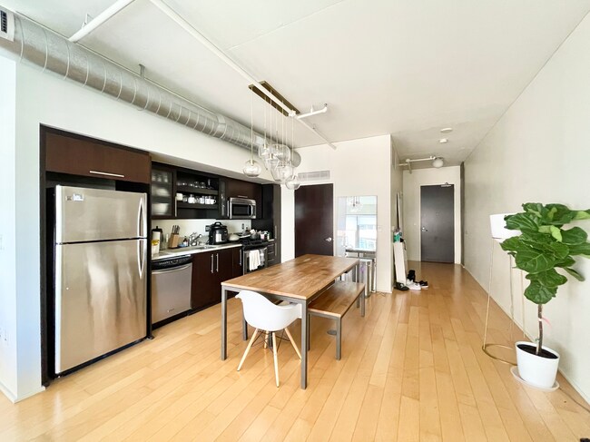 LUMA South unit 913, Los Angeles, CA 90015 - photo 2