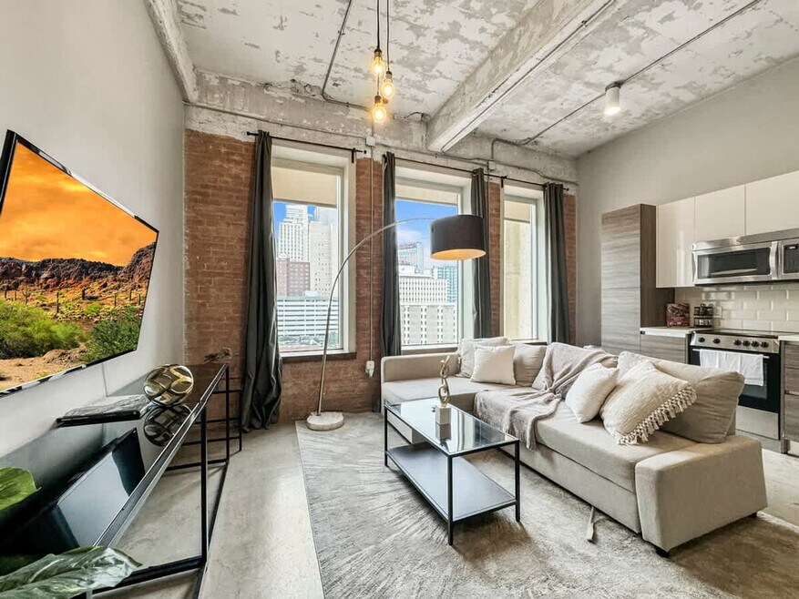 555 Evergreen St unit ID1055830P, Dallas, TX 75201 - photo 1