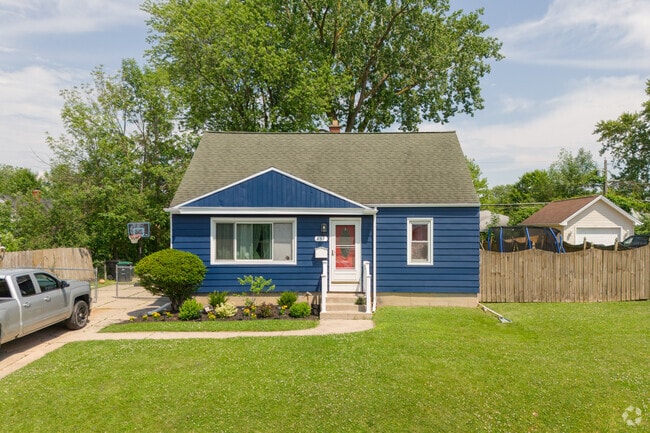 Cape Cod is a very common home style in Kenilworth.