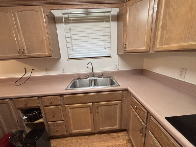 3929 Creekway Ct, Nashville, TN 37218 - photo 6