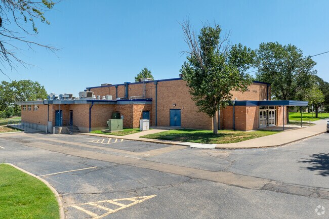 Hamlet Elementary School emphasizes a strong foundation in early education.