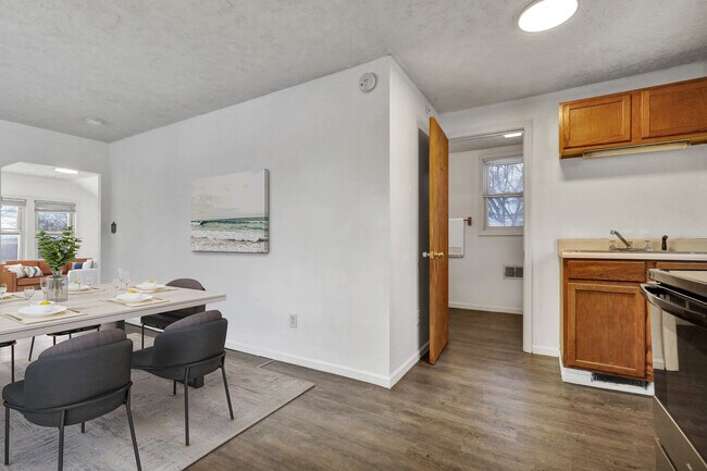 1039 S Pennsylvania Ave unit 2 - Up, Lansing, MI 48912 - photo 6