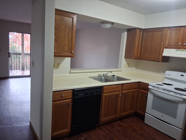 1098 Mace Rd unit 31, Osage Beach, MO 65065 - photo 4