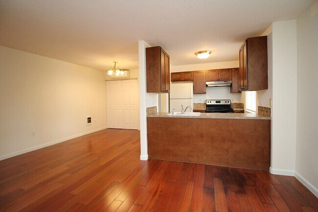 13047 NE Prescott Dr unit B, Portland, OR 97230 - photo 5