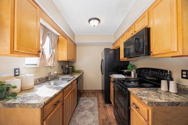 3054 Highcliff Ct, Columbus, OH 43231 - photo 6