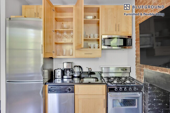 221 Mott St unit FL2-ID877, New York, NY 10012 - photo 7