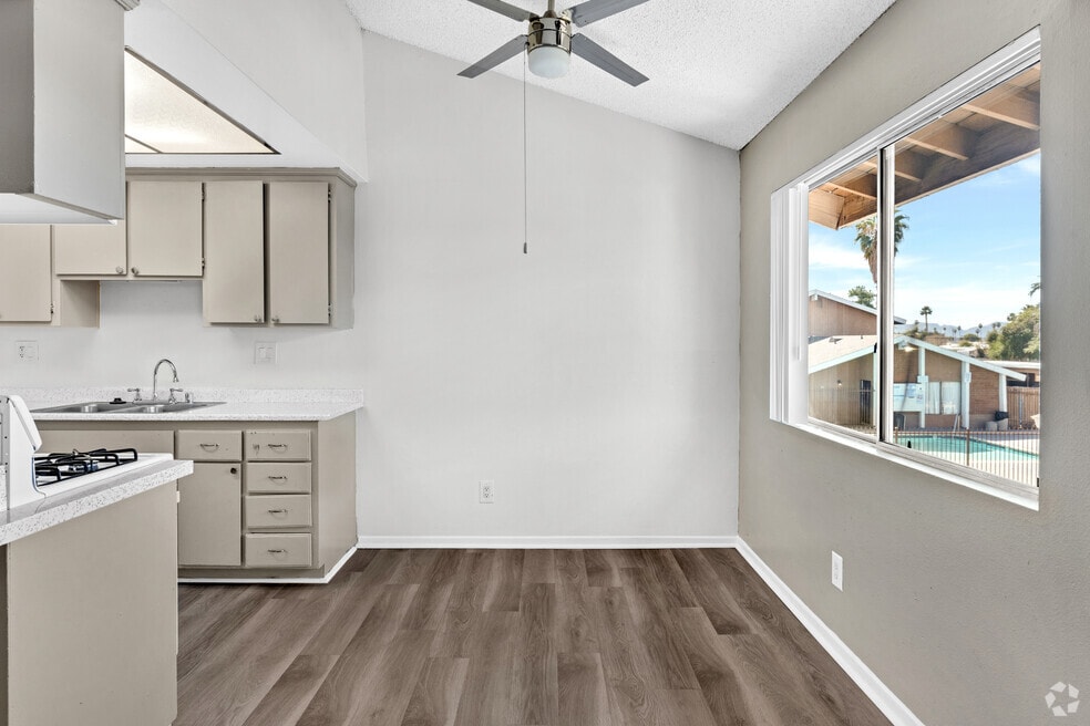 Green Tree Park Apt, Hemet, CA 92543 - photo 1