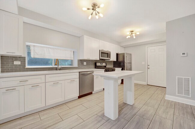 2107 W Huron St unit G, Chicago, IL 60612 - photo 5