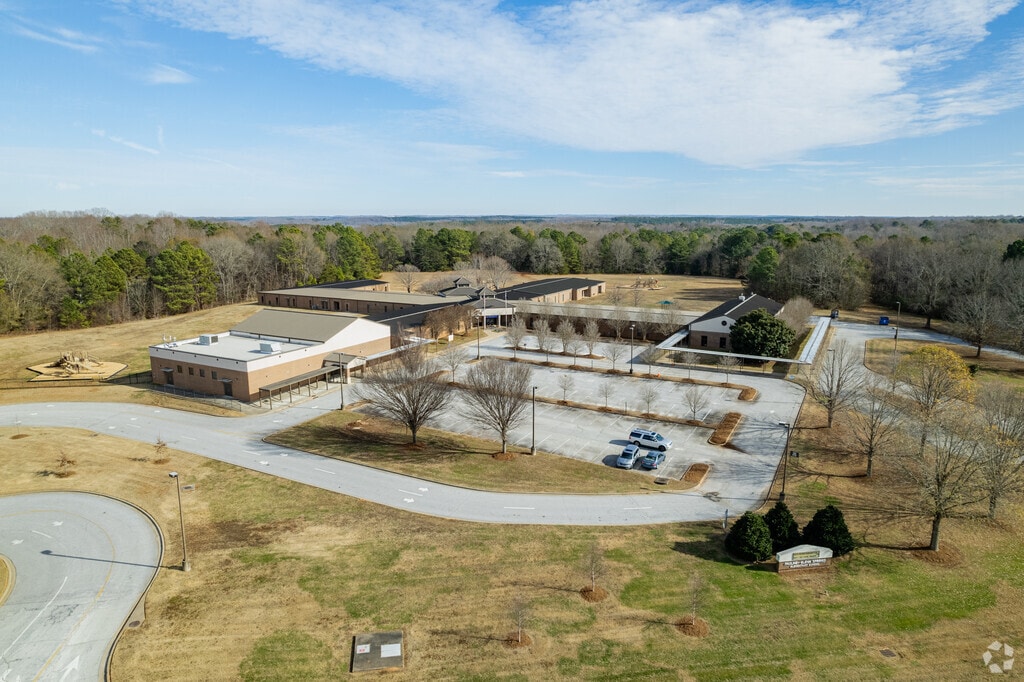 Front of Pauline Glenn Springs Elementary School