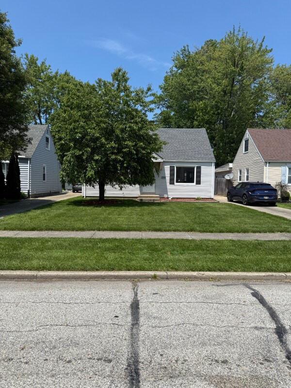 25771 Briardale Ave, Euclid, OH 44132