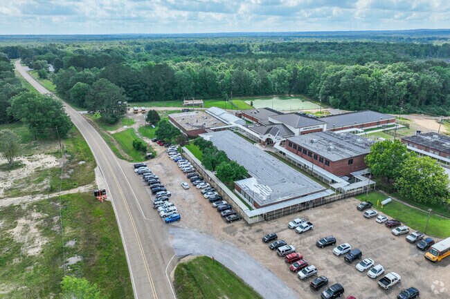 Simpson Central School has an B minus rating on Niche.
