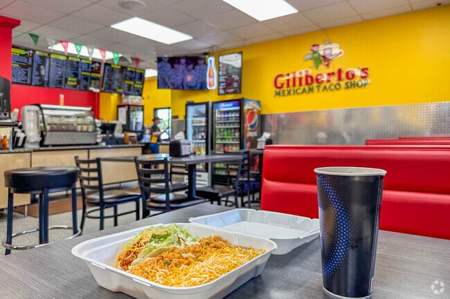 Giliberto's is a fast-casual mexican restaurant near Alexander Park.