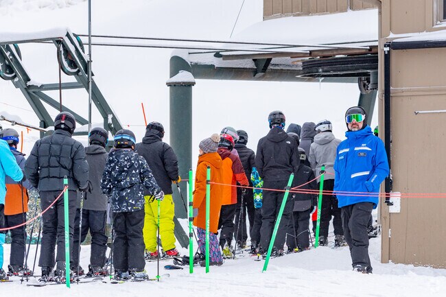 Experience the thrill of skiing at Boston Mills & Brandywine not far from Northfield.