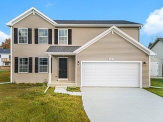 445 Oxford St, Napoleon, OH 43545