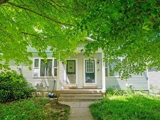 523 Potter St, Tiffin, IA 52340