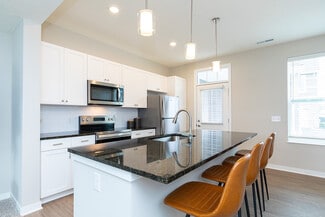 729 Crescent Woods Dr, Gahanna, OH 43230