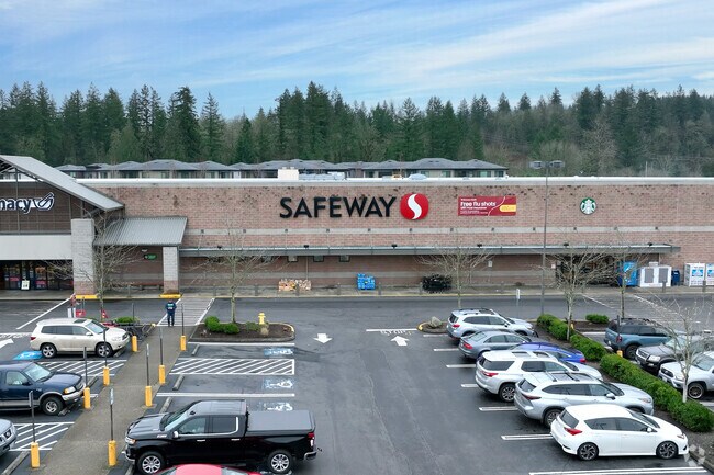Safeway has a large store close to Hobart.