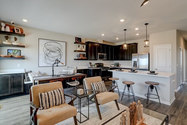 323 Kingsport Dr, South Elgin, IL 60177 - photo 7