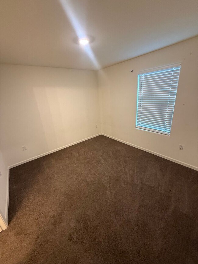 4505 Berkshire Rd, Bakersfield, CA 93313 - photo 3