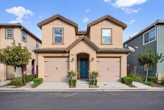 3751 Amity Ln, Clovis, CA 93619