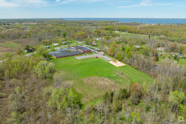 Bridgeport Elementary is not far from Oneida Lake.