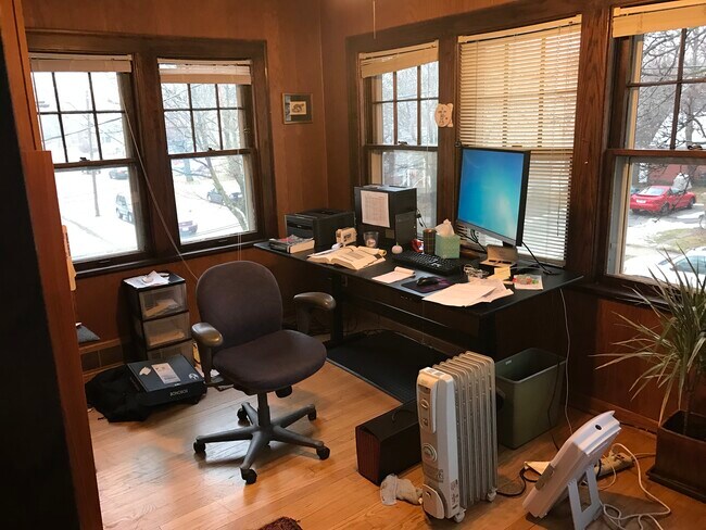 Office/Den/ 3rd Bedroom