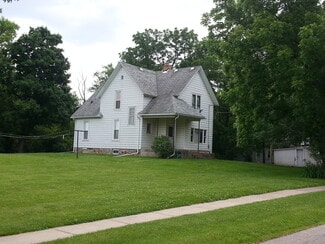 421 E Lake St Unit Gardn, Woodstock, IL 60098