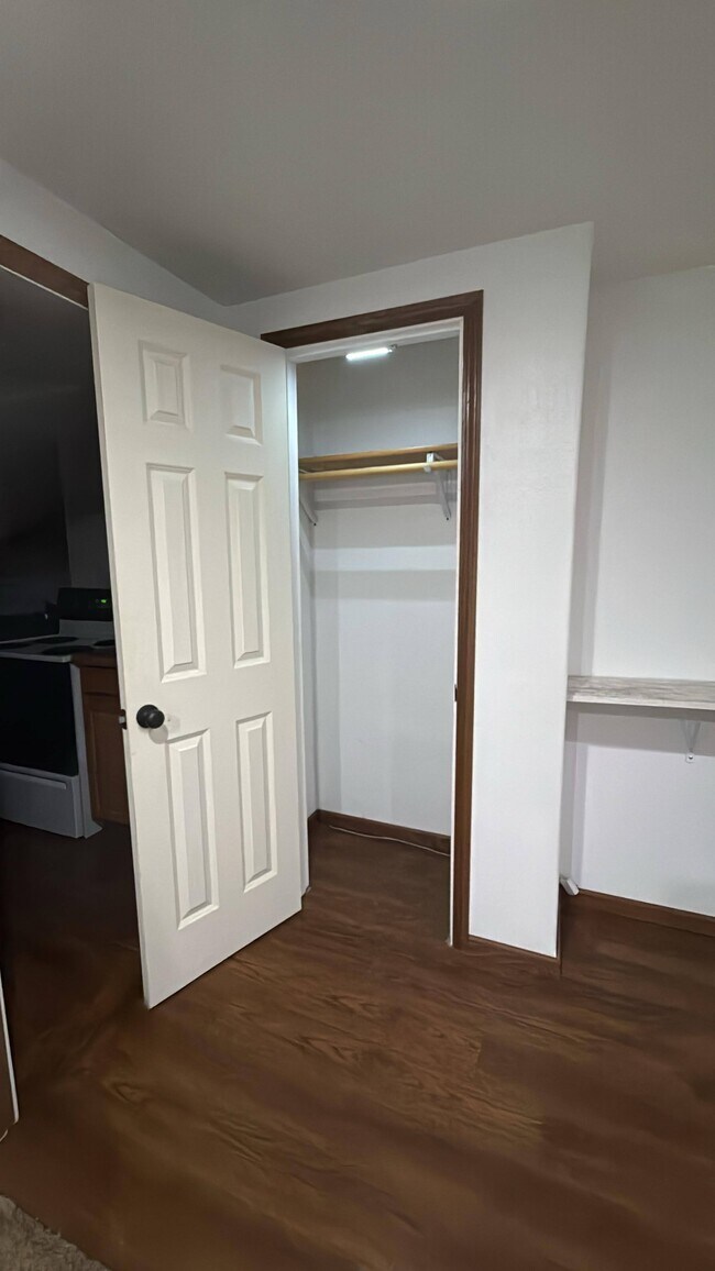 1011 5th Ave SE unit 2, Minot, ND 58701 - photo 5