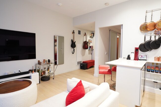 EchelonSeaport Towers 1 & 2 unit 512, Boston, MA 02210 - photo 3