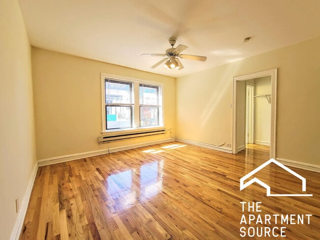 540 W Wellington Ave unit 208, Chicago, IL 60657 - photo 2