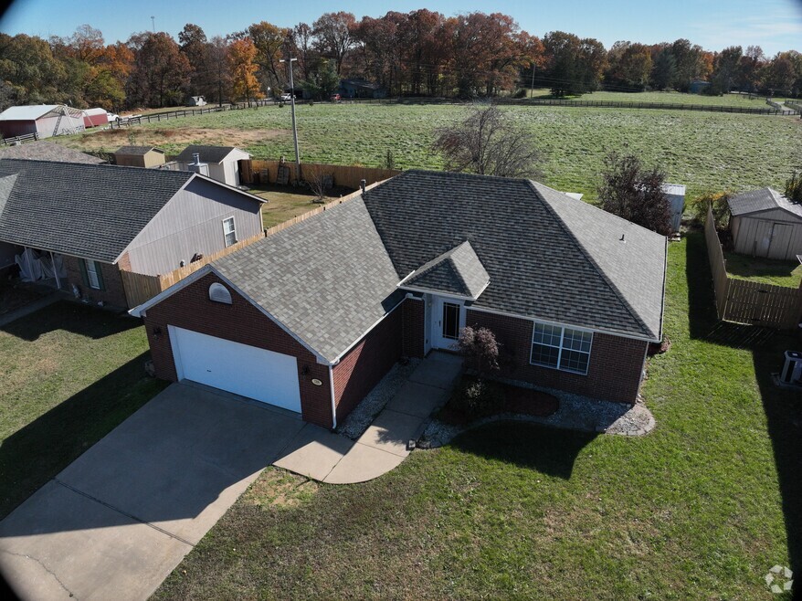 1306 E Kara Ln, Rogers, AR 72758 - photo 2