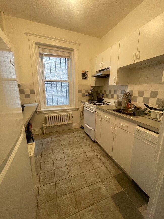 193 Strathmore Rd unit 10, Brighton, MA 02135 - photo 3
