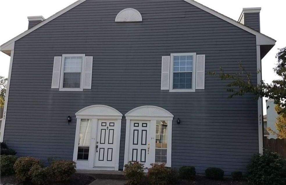 283 Ferdinand Cir unit Columbus Station Con, Virginia Beach, VA 23462 - photo 1