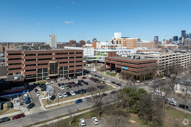 Abbott Northwestern Hospital has many specialty services available to Powderhorn Park residents.