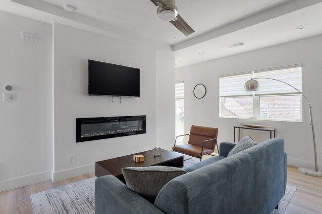 824 Sunset Ave unit ID1024497P, Dallas, TX 75208 - photo 2