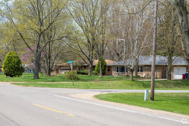 Millburg has a variety of housing styles to choose from, including ranch homes.