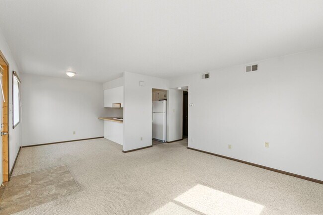 810 E 18th St unit 810, Cedar Falls, IA 50613 - photo 5