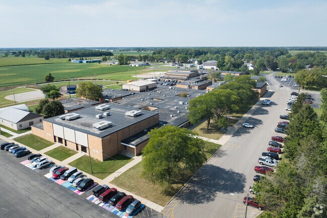 Ida Middle School houses grades 5-8 with a student-teacher ratio of 21 to 1.