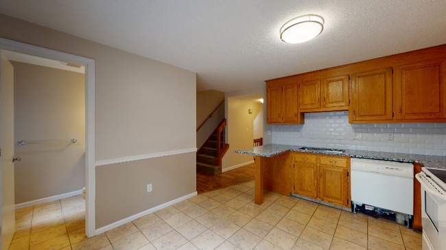 84 Songbird Ln, Farmington, CT 06032 - photo 6