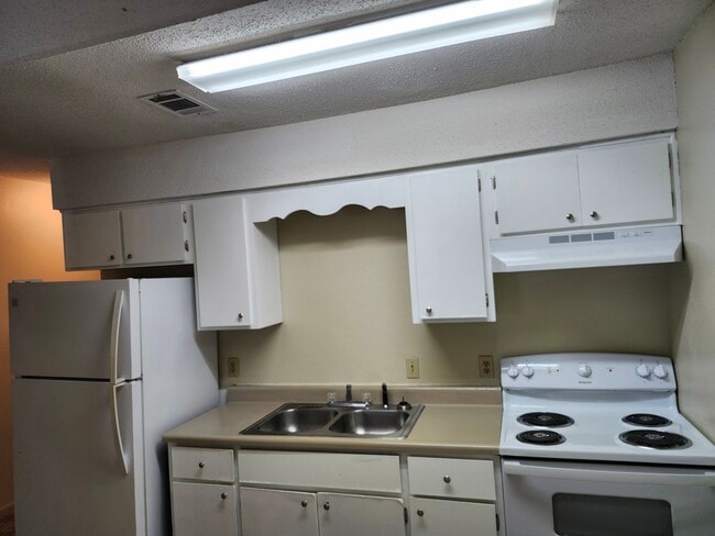 31 6th St, Shalimar, FL 32579 - photo 3