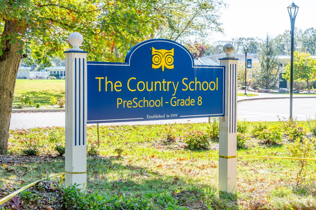 The Country School is conveniently located on Opening Hill Road in Madison.
