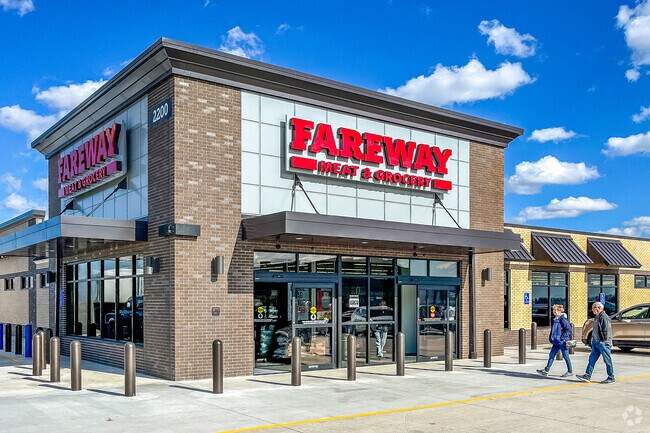 A brand new Fareway is open along Sunset Dr right in the middle of town.