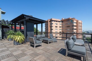 2020 SW Salmon St, Portland, OR 97205