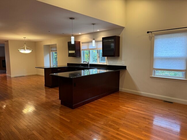 195 Forest St, Arlington, MA 02474 - photo 3