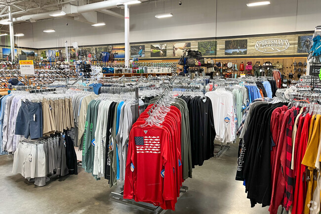 Sportsman Warehouse is located in the Provost neighborhood.